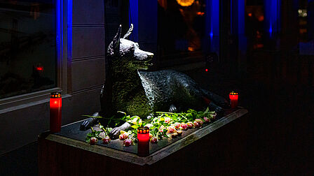Standbeeld hond Max